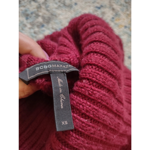 BCBGMaxAzria Cropped Red Sweater - Picture 4 of 7